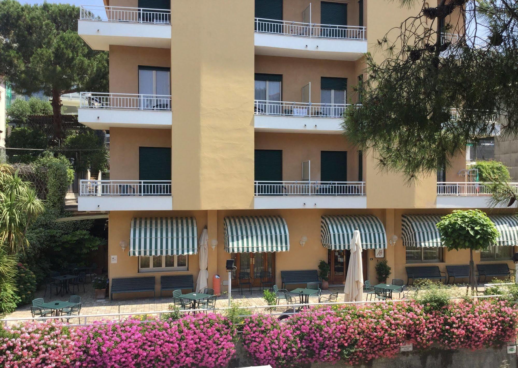 Albergo Adriana Celle Ligure Exteriér fotografie